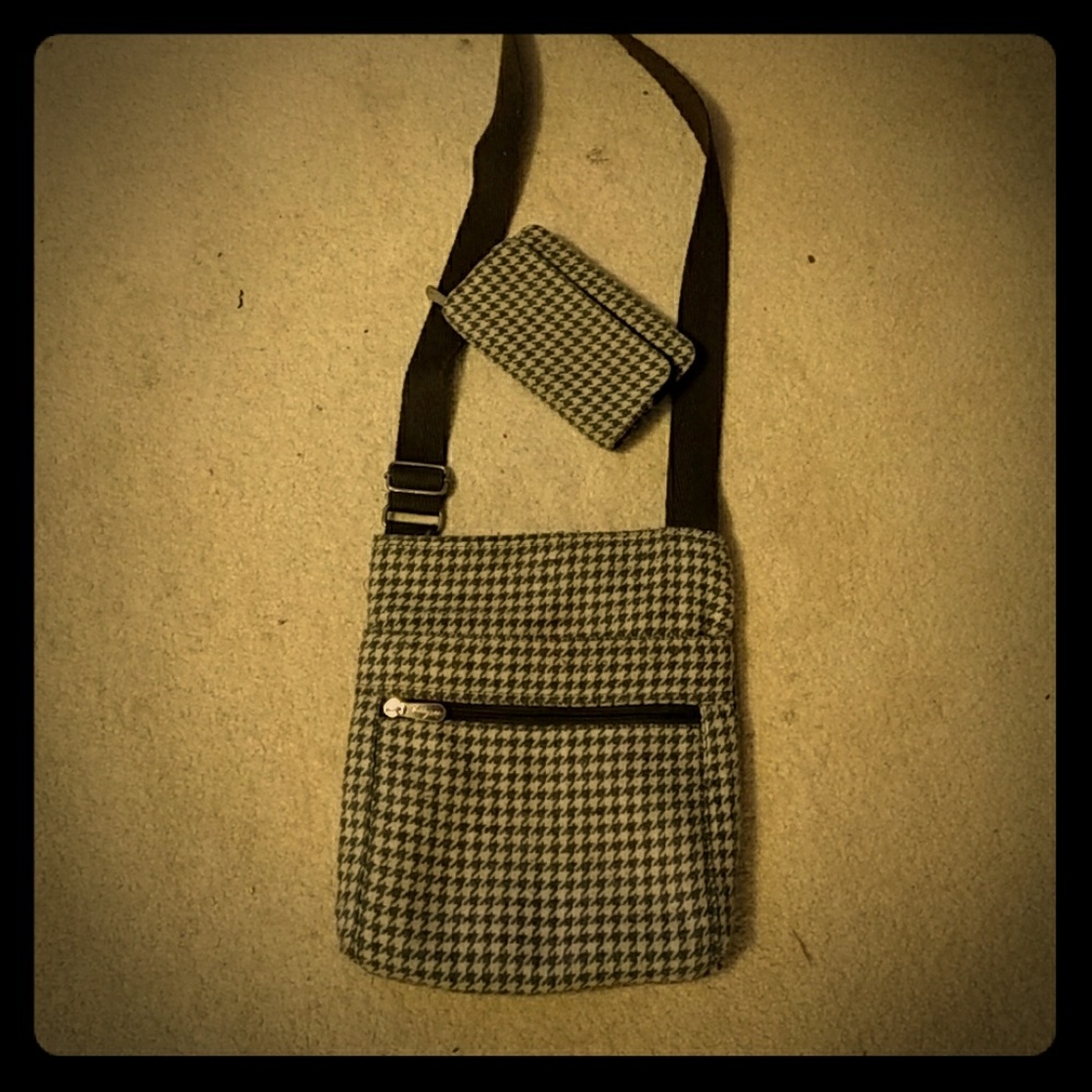 31 brand crossbody purse and wallet